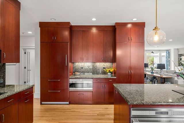 48 Candlewood Dr, Topsfield, MA 01983