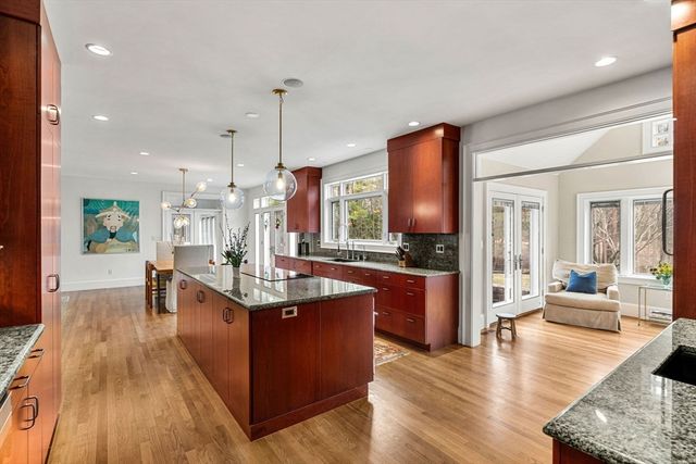 48 Candlewood Dr, Topsfield, MA 01983