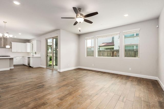 1396 E Via Prato Drive, Fresno, CA 93730