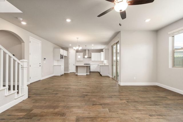 1396 E Via Prato Drive, Fresno, CA 93730