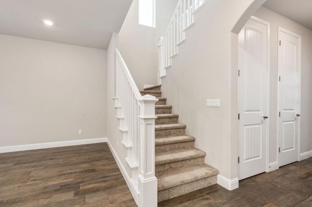 1396 E Via Prato Drive, Fresno, CA 93730
