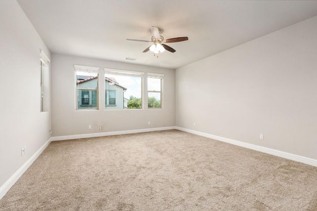1396 E Via Prato Drive, Fresno, CA 93730