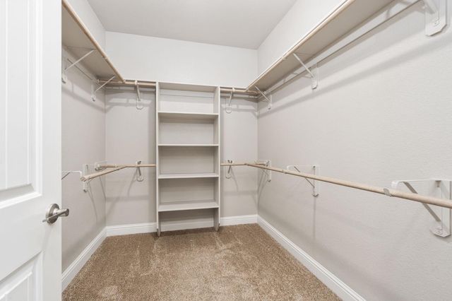1396 E Via Prato Drive, Fresno, CA 93730