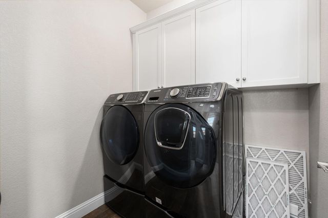 1396 E Via Prato Drive, Fresno, CA 93730