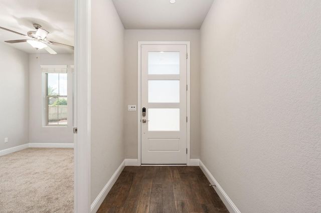 1396 E Via Prato Drive, Fresno, CA 93730