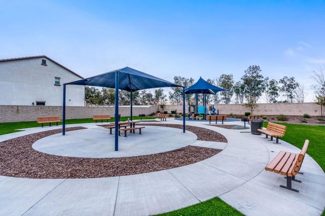 1396 E Via Prato Drive, Fresno, CA 93730