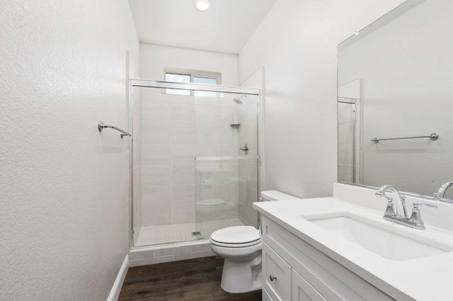 1396 E Via Prato Drive, Fresno, CA 93730