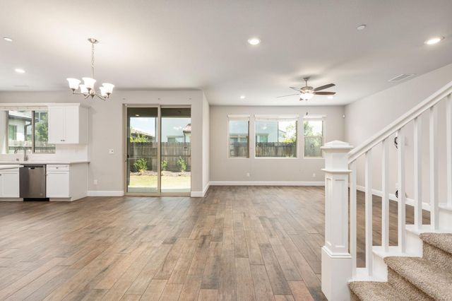 1396 E Via Prato Drive, Fresno, CA 93730