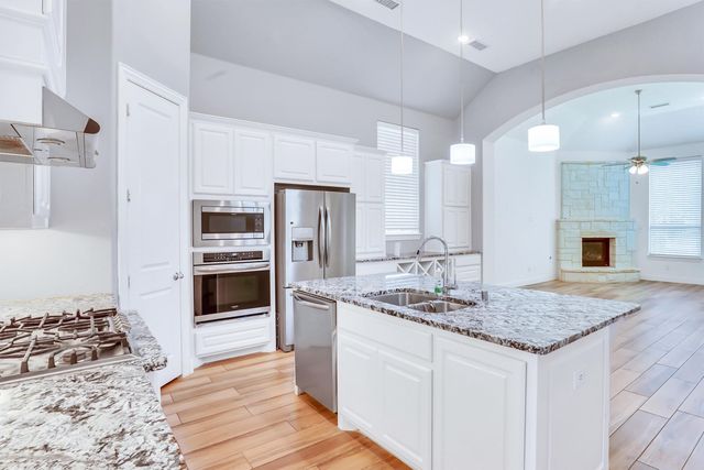 6108 Strada Cove, Fort Worth, TX 76123