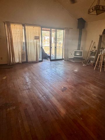 371 CUMBERLAND RD, Jefferson, TX 75657