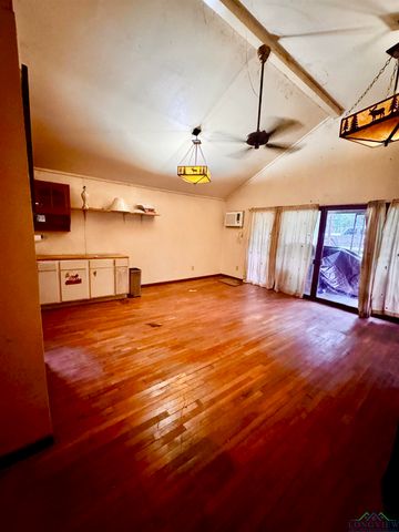 371 CUMBERLAND RD, Jefferson, TX 75657