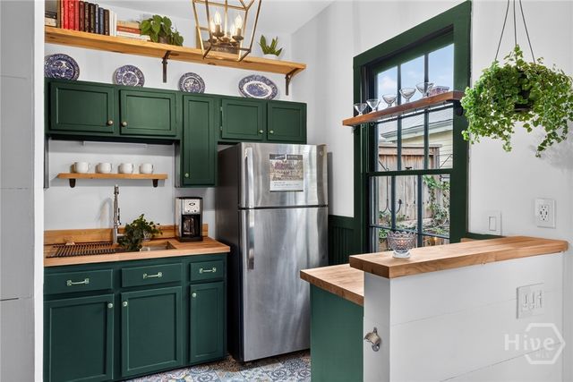 532 E Charlton Street, Savannah, GA 31401