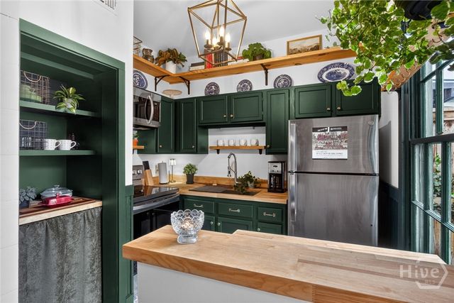 532 E Charlton Street, Savannah, GA 31401