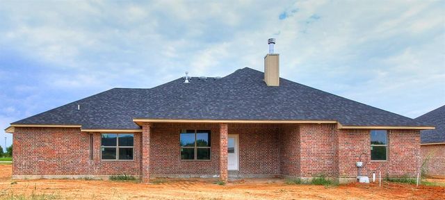 8621 Oak Tree Circle, Edmond, OK 73025