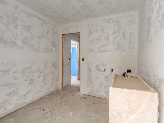 8621 Oak Tree Circle, Edmond, OK 73025