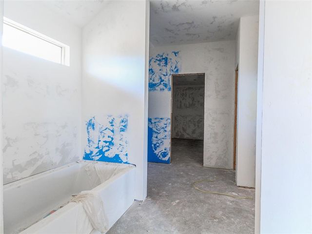 8621 Oak Tree Circle, Edmond, OK 73025