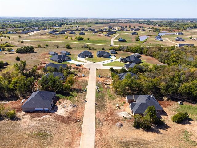 8621 Oak Tree Circle, Edmond, OK 73025