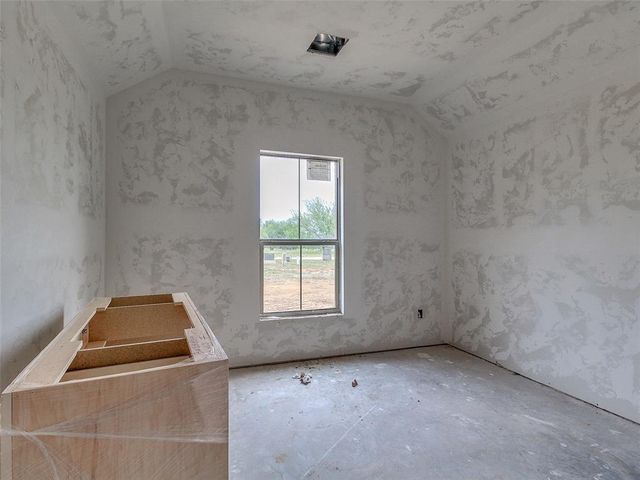 8621 Oak Tree Circle, Edmond, OK 73025