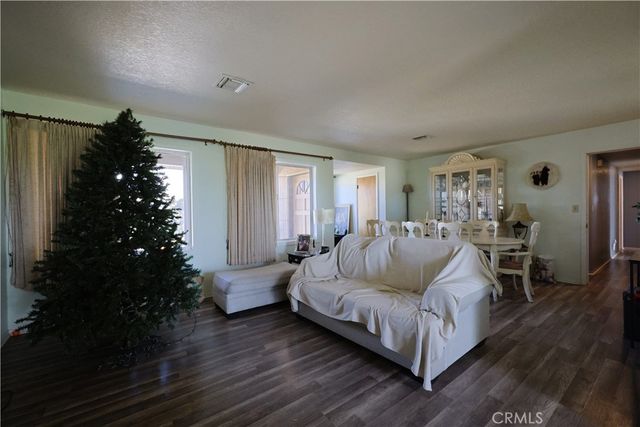 7540 W Avenue A, Lancaster, CA 93536
