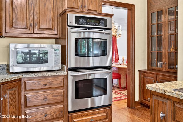 12303 Old Lucas Ln, Louisville, KY 40223