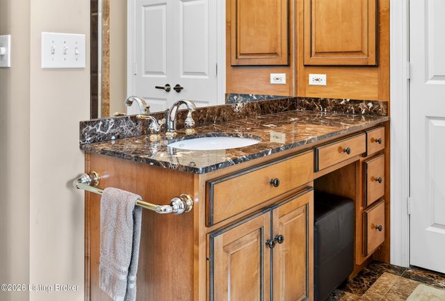 12303 Old Lucas Ln, Louisville, KY 40223