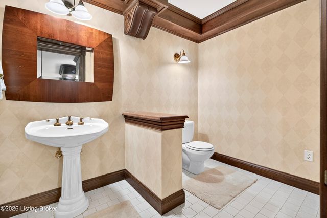 12303 Old Lucas Ln, Louisville, KY 40223