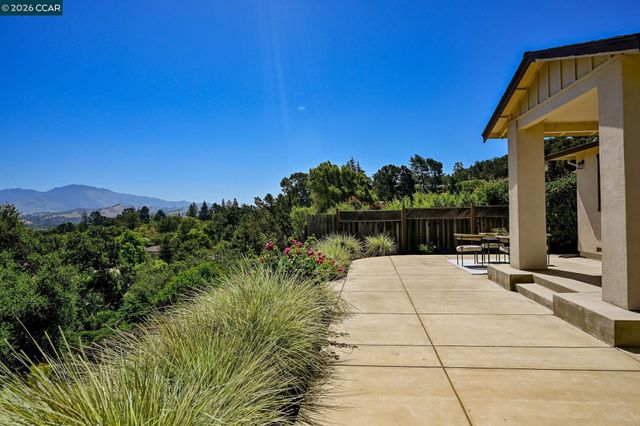 1034 Alfred Ave, Walnut Creek, CA 94597