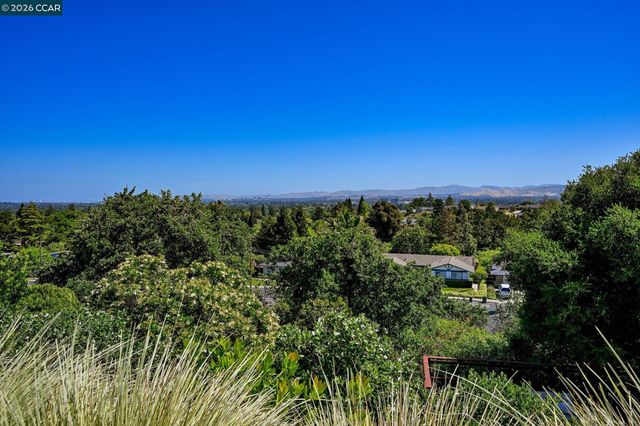 1034 Alfred Ave, Walnut Creek, CA 94597