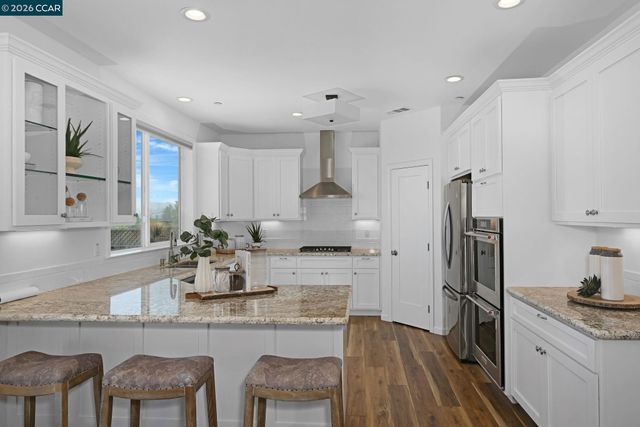 1034 Alfred Ave, Walnut Creek, CA 94597