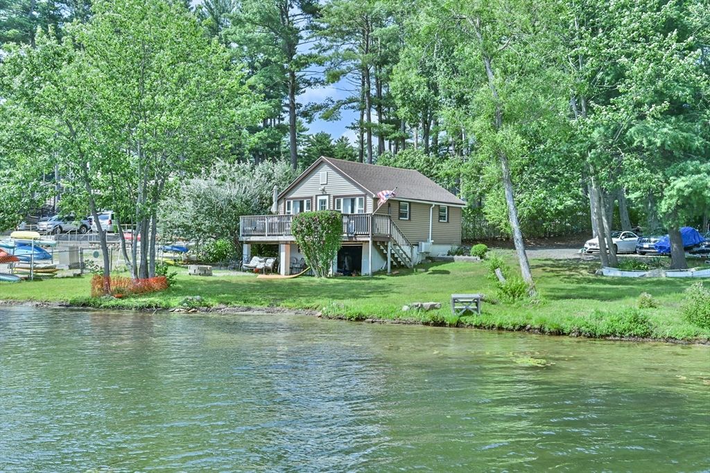 27 Lakeview Rd., Webster, MA 01570