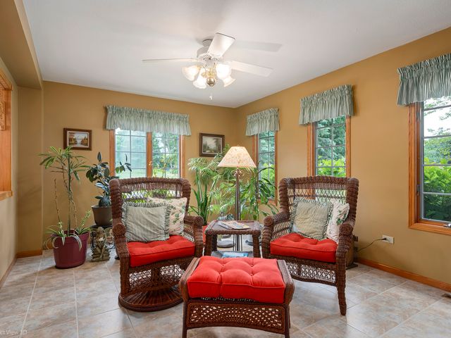 295 W Grandin Road, Morris, IL 60450