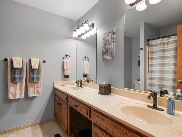 295 W Grandin Road, Morris, IL 60450