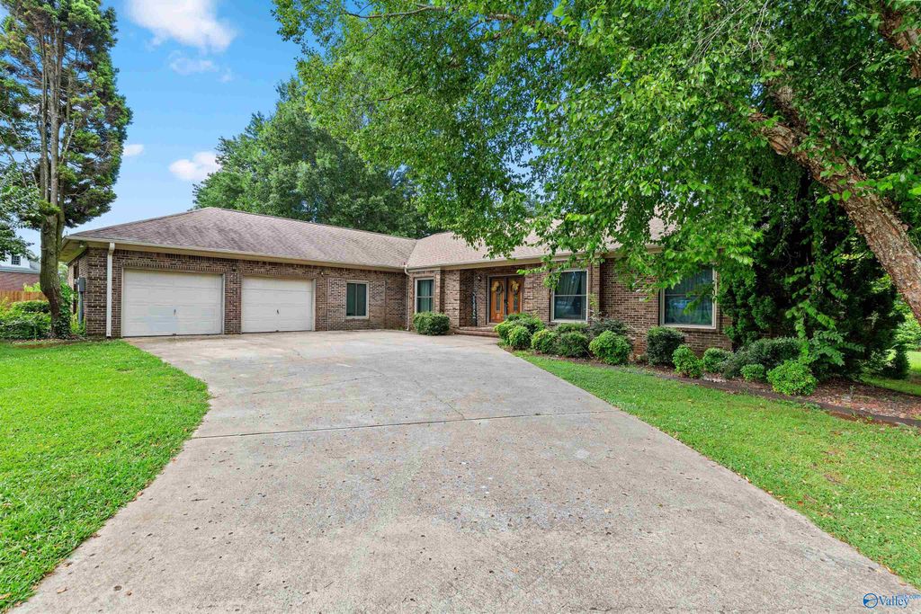 102 Maverick Drive, Harvest, AL 35749