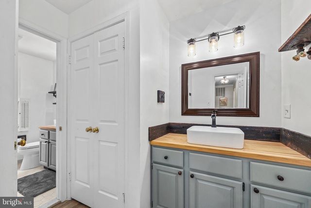 6492 AIRLIE RD, Warrenton, VA 20187