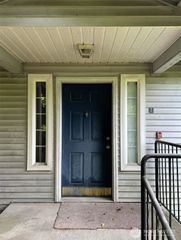 1160 Monroe Avenue NE #C2, Renton, WA 98056