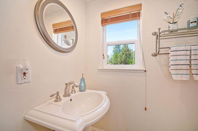 20758 S Manzanita Hills Rd, Colfax, CA 95713