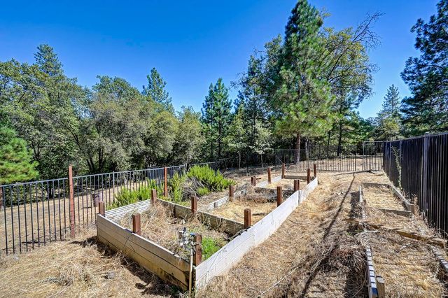 20758 S Manzanita Hills Rd, Colfax, CA 95713