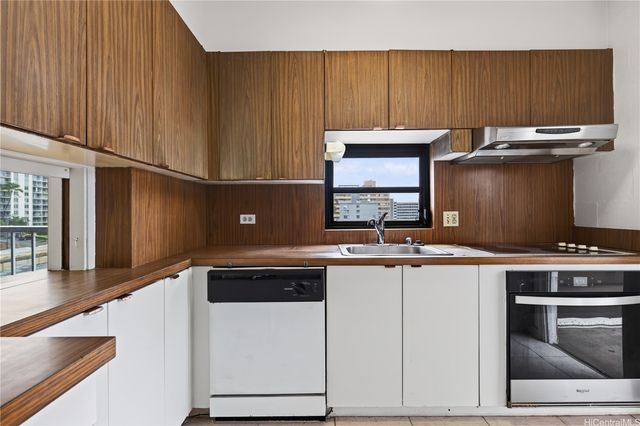 1314 Victoria Street 502, Honolulu, HI 96814
