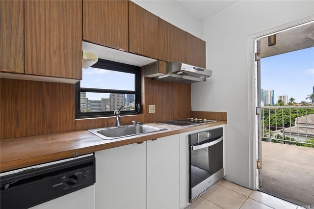 1314 Victoria Street 502, Honolulu, HI 96814