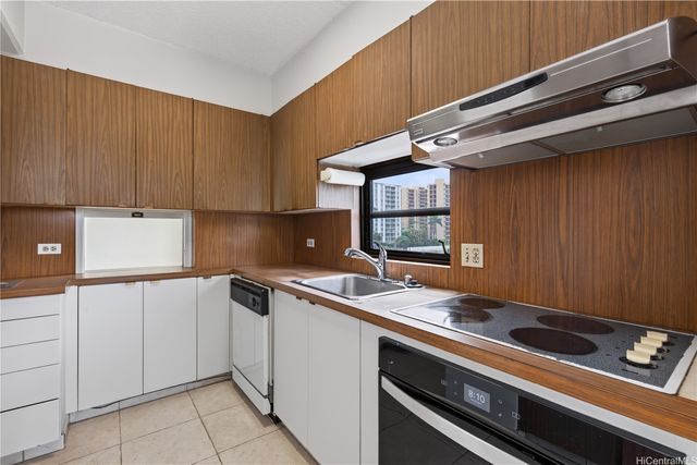 1314 Victoria Street 502, Honolulu, HI 96814