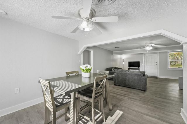 216 N Shady Oaks Street, Lake Jackson, TX 77566