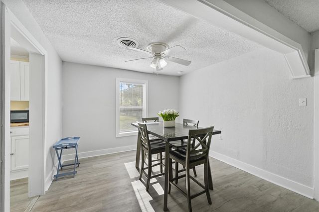 216 N Shady Oaks Street, Lake Jackson, TX 77566