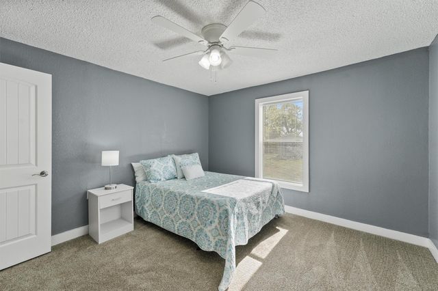 216 N Shady Oaks Street, Lake Jackson, TX 77566