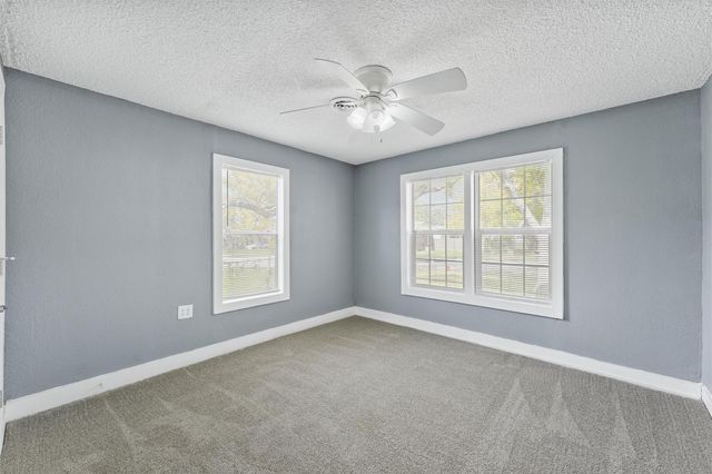 216 N Shady Oaks Street, Lake Jackson, TX 77566