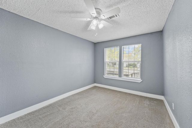 216 N Shady Oaks Street, Lake Jackson, TX 77566