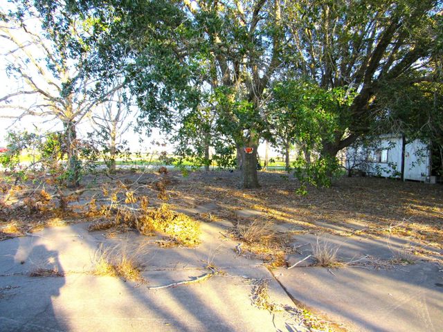 1103 Us Highway 59 N, Edna, TX 77957