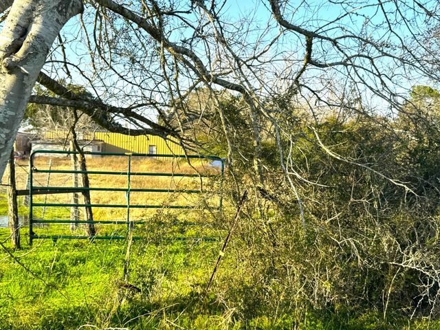 1103 Us Highway 59 N, Edna, TX 77957