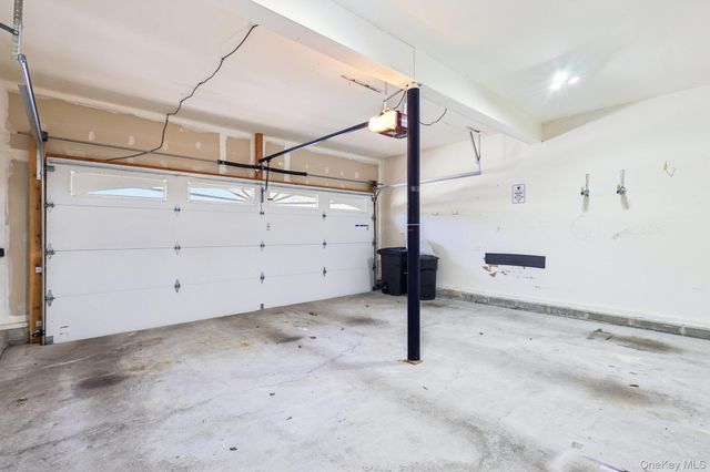 21 Bridge Road, Nanuet, NY 10954