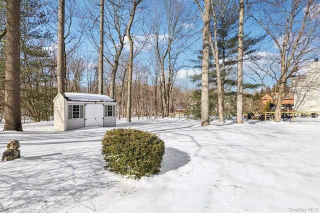 21 Bridge Road, Nanuet, NY 10954