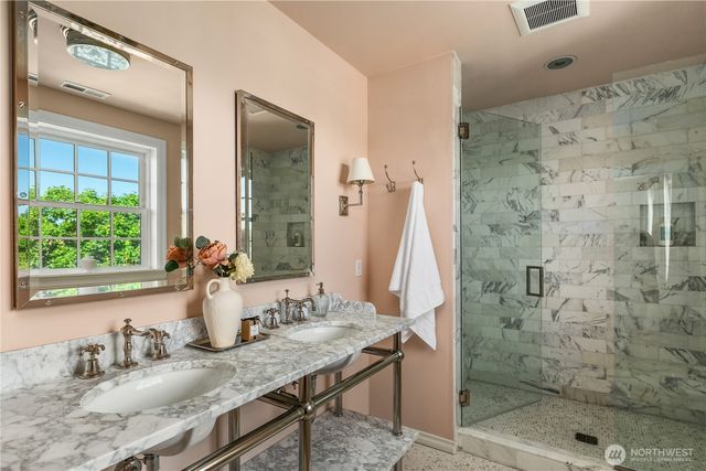 918 18th Avenue E, Seattle, WA 98122